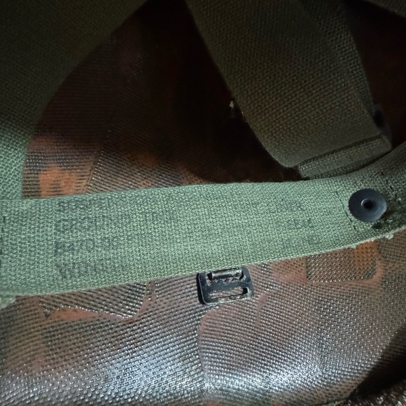Vintage Vietnam War era US Army M1 combat helmet with liner - Picture 10 of 11